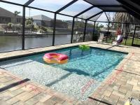 Coral Vista-New Beautiful 3 Bedroom with Pool Canal - B&B Cape Coral
