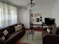 Tirana Center Rustic Retreat - B&B Tirana