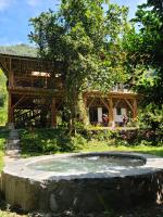 Colibamboo Ecolodge Biocasa artesanal rodeada de naturaleza con jaccuzi y mucho más - Chambres d'hôtes Pacho