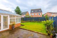 Kinship House by YourStays - Stunning Holiday Home in the Suburbs - Chambres d'hôtes Newcastle under Lyme