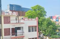 Kashi Stay - 3 Bedroom Fully Furnished AC Apartment - Chambres d’hôtes Vârânasî