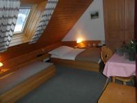 Piccola Camera Matrimoniale/Doppia con Letti Singoli