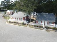 Early American Motel - Bed and Breakfast