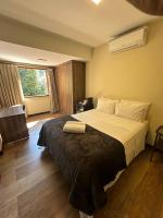 Deluxe Queen Suite