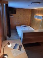 Habitación Individual con ducha y aseo compartidos