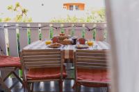 Appart proche plage, avec piscine et climatisation, parking privé - arrivée autonome - lit queen size - B&B La Seyne-sur-Mer