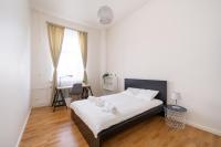 Bright 3-Bedroom Apartment with Free Parking - Barona Street - B&B Riga