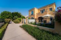 Luxury Villa in Ranches 1, on Pool and Park - B&B Dubai