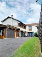 Gîte ETH ARREYEN avec piscine privée et magnifique vue sur Pyrénées - B&B