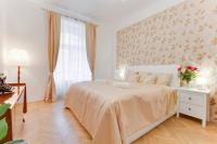 Prague Days - Three-bedroom Apartment with Balcony - B&B Praga