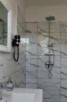 Zweibettzimmer mit eigenem Bad