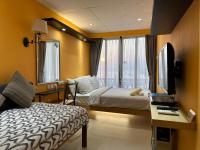Harbour View Triple Room with Balcony and Kitchen