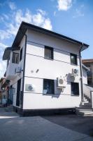 Luxurious House with three Deluxe rooms & Free Parking - B&B