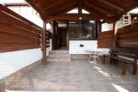 5-min to the beach, 1-bed apt - Ferienwohnung Pýla