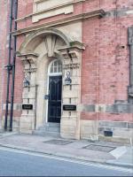 Two Bed Town Apartment - B&B Rotherham