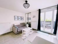 Cosy Studio Balcon Paris&Disney - B&B Noisy-le-Grand