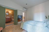 Sant'Angelo Canal View - B&B