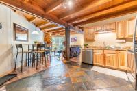 Treehouse #107, Building G by Summit Country Mountain Retreats - B&B