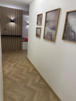 PARIS-MONTROUGE Magnifique appartement 3 pièces de 78m2 avec PARKING - très cosy pour 1 - 10 personnes refait à NEUF -ENTIRE APARTMENT LUXURIOUS AND WARM -Montrouge Paris 14ème - Proche Aéroport Orly Parc Expositions Porte de Versailles FREE WIFI GRATUIT - B&B