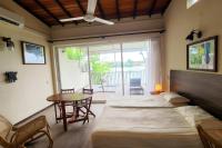 Louis Chalet - tranquil hideout - B&B Moratuwa