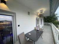 Lydia Luxury Apartment by the Sea - B&B