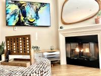 Cozy 2 Bedroom 2 Bathroom Condo with Pool, Gym, Spa - B&B Los Angeles