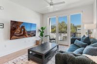 Amazing Deluxe 1BR Pool Gym HTub - B&B