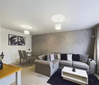 Modern 2 bed city apartment with private parking - Chambres d'hôtes Swansea