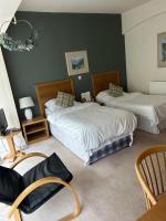 Twin Room with Private Bathroom