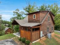Fully Loaded Cabin In Heart Of Pigeon Forge - B&B