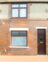 Lucky Home 24 - Ideal for Trade & Family - 2 Bedrooms - 3 Beds - Max 4 Guests - Close to BAE, Docks, Lake District, Beaches - B&B Barrow in Furness