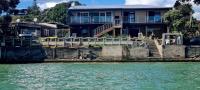 Waterfront Location holiday accommodation - Bed and Breakfast Raglan