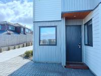 Stylish Family Retreat in Hillcrest Spa 4 Bedroom and Playroom - Chambres d'hôtes Auckland