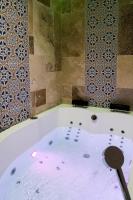 Love Room 1001 nuits & Balnéo - B&B