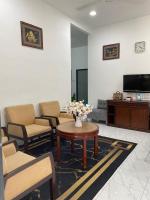 Kencana L&K Homestay - B&B Ayer Molek