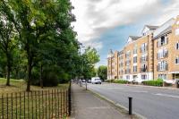Bright and spacious flat with FREE Parking - B&B