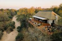 Thornybush Simbambili Lodge - Bed and Breakfast Sabi-Sand Game Reserve