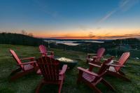 Table Rock Lake Views, Double Sided Fireplace, Free Attraction Tickets, Air Hockey - B&B