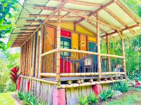Cabañas con cascada privada & vistas a la montaña Naturaleza total - Chambres d'hôtes Jardín