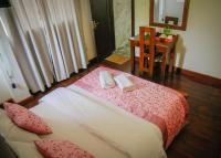 Deluxe Double Room (2 Adults + 1 Child)