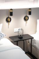 Mossaz Illusion Studio 2 Queen Bed