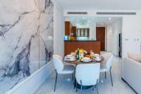 FIRST CLASS 1BR Luxurious DIFC Retreat - Bed and Breakfast Dubai