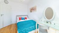 Two-Bedroom Apartment with Mountain View
