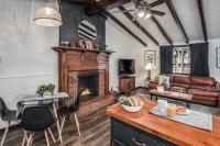 The Salty Fox-modern Vintage Cabin - Bed and Breakfast Ruidoso