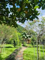 Habitación Familiar con vistas al jardín