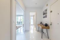 LB Vacation Rentals I Spacious 2BR Apartment with Terrace, Balcony - B&B Mougins