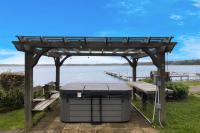 3BR Fife Lake Getaway with Fire Pit & Hot Tub - B&B