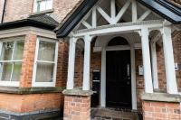 Luxury Modern Flat In Wolverhampton- Garden Views - B&B