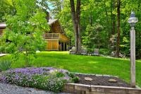 Fun In Fun Out Ski Home - Upper Unit, Renovated 3BR-2BA, Hot Tub, Close to Resort - B&B Killington
