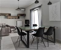 Minimal Central Apartment By The Sea - B&B Volos